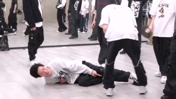 Ruang Latihan Li Xiancai Berencana Membunuh Pemeran Utama Li (Bukan!)