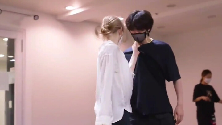 【Lee Chae-yeon || Tari】Ruang latihan panggung seksi klasik konser! Chae-yeon yang tampan juga berlat