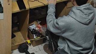 Gunakan mouse remote control untuk mengontrol komputer teman sekamar Anda
