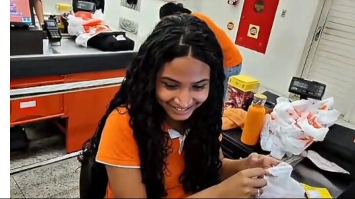 Just look at her reaction