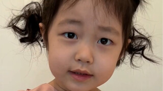 当人类幼崽参加小姐妹的生日聚会时的社恐现场