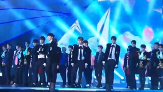 人间享受！！大型帅哥集体跳刀群舞！曾引起了很大话题性的2016年SBS歌谣大战合作舞台