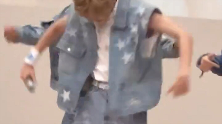吴是温 baggy jeans cha ，正宗划味大框架的继承者 ，四中心懂一下