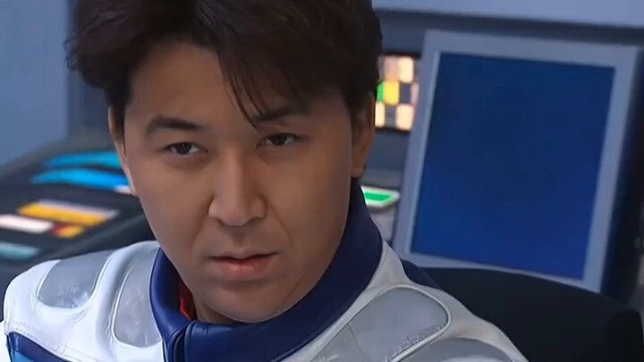 وحش مستقبلي من 5000 عام، لكنه على استعداد لتقديم حياته من أجل غاوس ألتمن!