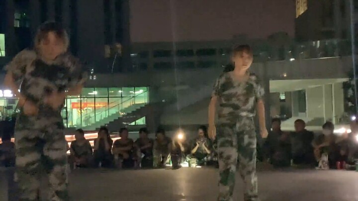 【CSKB】During the break in military training, I will dance the full song "Regular" to everyone