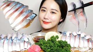 [ONHWA] The sound of chewing mackerel sashimi!