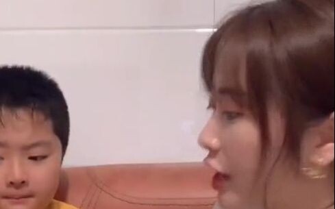 Jangan mudah main-main sama adikmu~~ bisa bikin kamu marah besar!!!