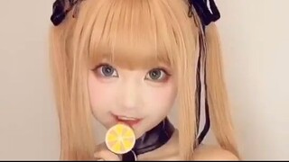 BLONDE