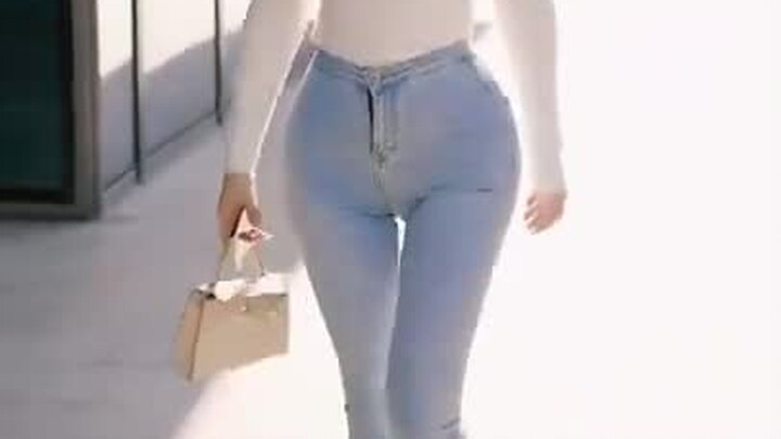 Do you like skinny jeans, ladies?