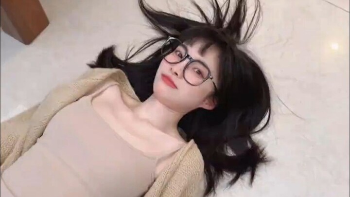 حان الشتاء وحان وقت ارتداء جوارب صديقتي مرة أخرى