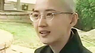 Cô trở thành nữ tu vì cô từ chối những quy tắc bất thành văn. Ngay cả việc cạo trọc đầu cũng không c