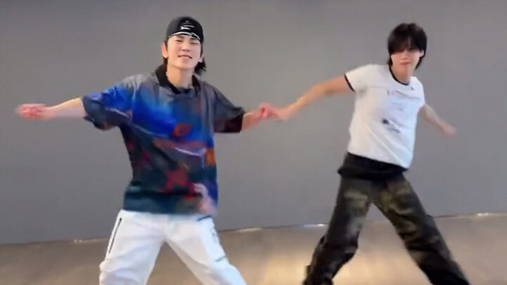 [Taemin] Kibum: Taemin, anh sẽ làm tình với em ngay cả khi anh phải cắn răng chịu đựng. Thử thách 'S