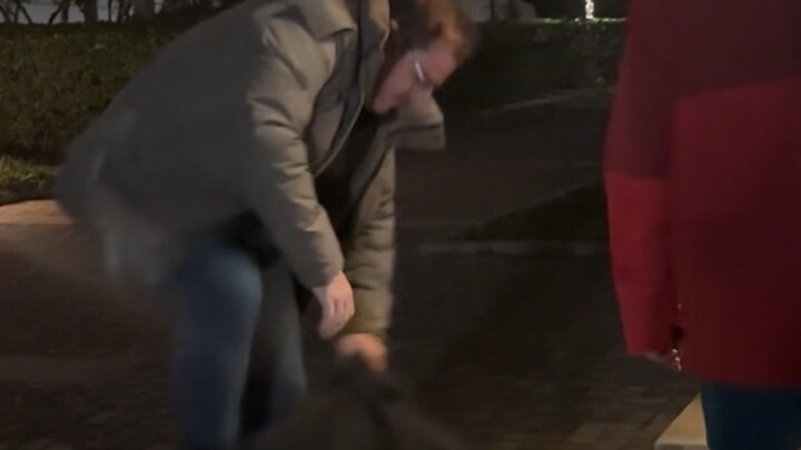 كيفية التعامل مع الأجانب الذين يرتدون السراويل الداخلية في الشتاء