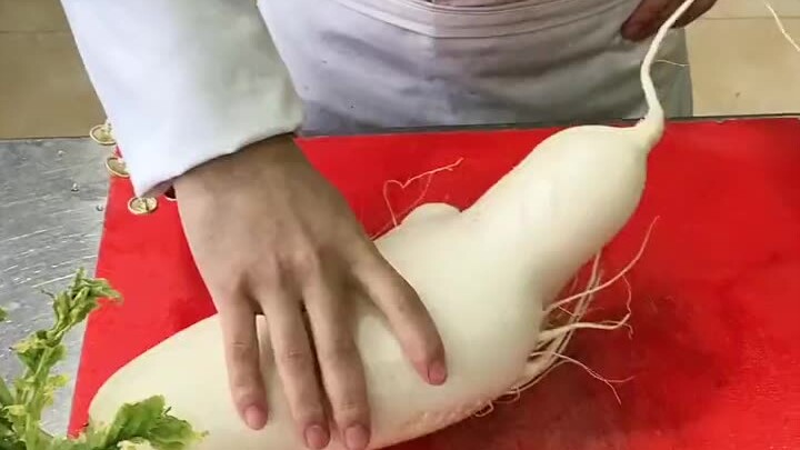 Sudah tak ingat berapa banyak wortel yang dipotong, keterampilan memasak koki Tiongkok ini, apakah s