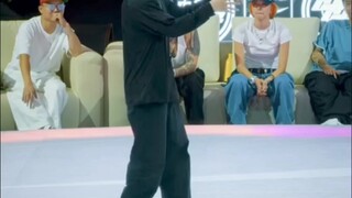 我终于想看到你的惊讶的表情！大阪队成员KYOKA！