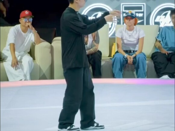 我终于想看到你的惊讶的表情！大阪队成员KYOKA！