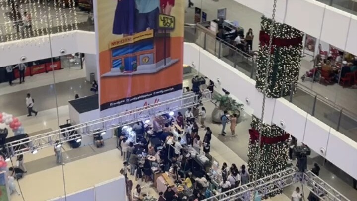 唱的是纯真蚀骨的年华哭的是一去不返的青春… 听的是歌，脑海浮过的是岁月，是一场纪念，亦是一场祭奠[流泪][流泪]