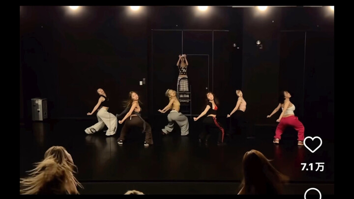 【Tarian yang saya gunakan sendiri】Circus Choreo diunggah ulang dari ig oleh @ploii.me