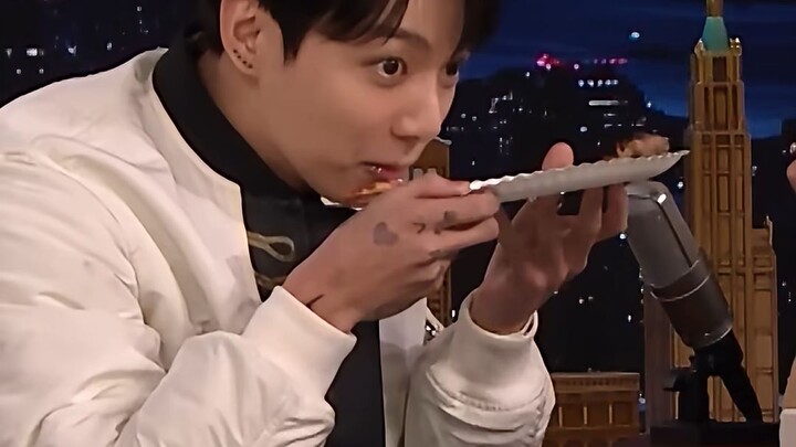 BTS_ JungKook tries New York pizza for the first time 🍕 _JungKookOnFallon _FallonFlashback
