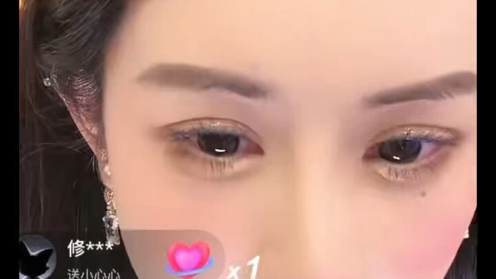 20 hadiah Dabuliu dari Kakak Misterius bikin Ibu Xue begitu bersemangat sampai suaranya gemetar. #We