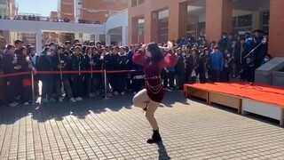 [Nhảy] Nữ sinh trung học cơ sở năm thứ ba biểu diễn la vie en rose phiên bản MAMA trong chương trình