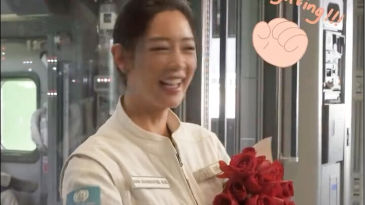 [Hành Tinh Lưu Lạc 2] Hậu trường: Special Clara – không chỉ khoe dáng đẹp mà còn cực dễ thương, cả A