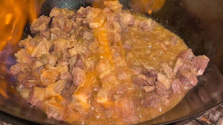 Nửa đêm không đóng cửa, cùng nhau tận hưởng những khoảnh khắc tươi đẹp. Bắp bò kho tàu, gà xào ớt ca