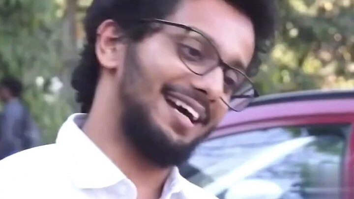 Ấn Độ: Tôi có gấu trúc nhà riêng của mình.Cá sấu: Hãy tỉnh táo.