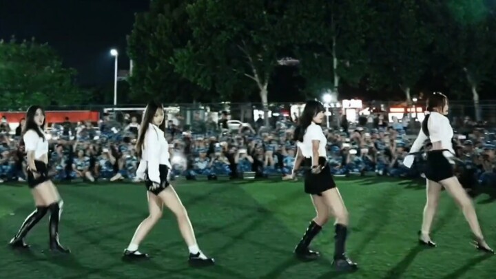 【Kehidupan Kampus】Pertunjukan hiburan latihan militer siswa senior ada di sini