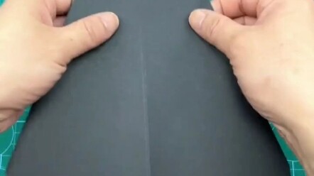 Máy bay giấy xuyên mây vô địch hot nhất toàn mạng, bạn còn nhớ cách gấp không? Hãy thử ngay đi nào!