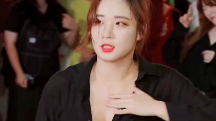 Zheng Ren, I will strike again in black flesh suit