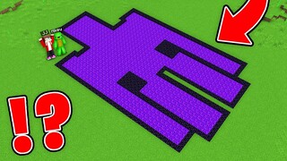 JJ and Mikey Found THE BIGGEST PORTAL in the FORM of IRON GOLEM in Minecraft Maizen!