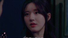 Jiang Ying was found by Duan Jiaxu when she was looking for Sang Zhi. Duan Jiaxu fought back to prot