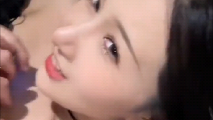 “ผู้หญิงคนนี้สามารถทำให้เพื่อนฉันตกหลุมรักได้เลย”