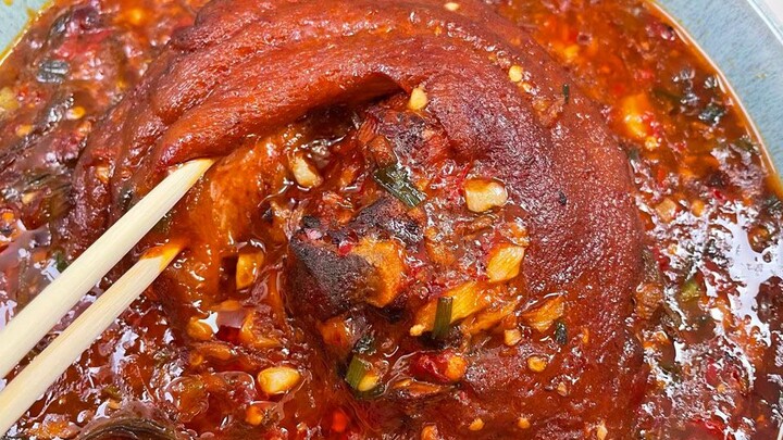 โบนัสสิ้นปีกลับกลายเป็นต้องร่วมโต๊ะอาหารกับเจ้านาย ช่วยด้วย!