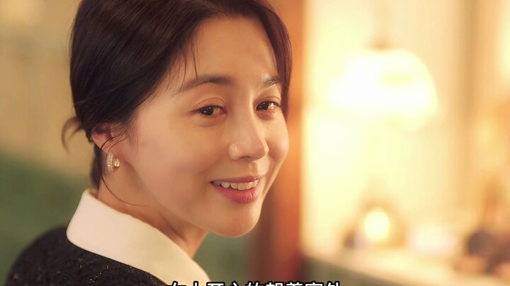 مقدّم الشرح السينمائي يي دانغ باي: مسلسل جديد لـ ده شان يتيح لك الاستماع إلى الموتى — مسلسل علاجي يع