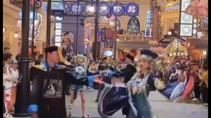 مناطق الجذب السياحي في غوانغدونغ وهونان تعرف كيف تُبهِر الجمهور — هذا الزي مثالي لرقصة الزومبي، لقد 