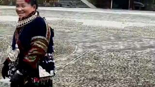 一男子被广西宣传片民族美女吸引，去了一看都是大妈，，，