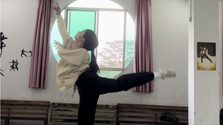 “我会等枯树生出芽开出新的花”