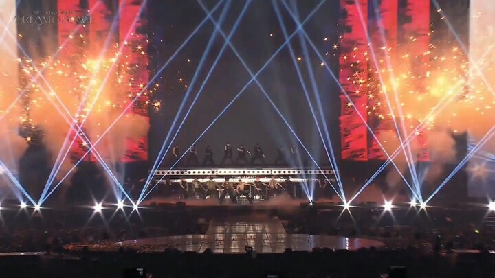 After Jeno took off her clothes, the whole audience screamed and shouted Lee Je-no's name!!! I almos