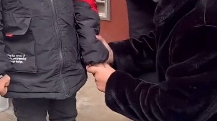 Aku tuh suka bilang jujur, teman-teman. Mending gak usah lanjut kuliah deh [tutup muka]