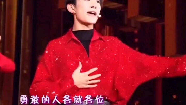 Tarian jalanan duo Wang Jia'er dan Yi Yangqianxi sangat keren!