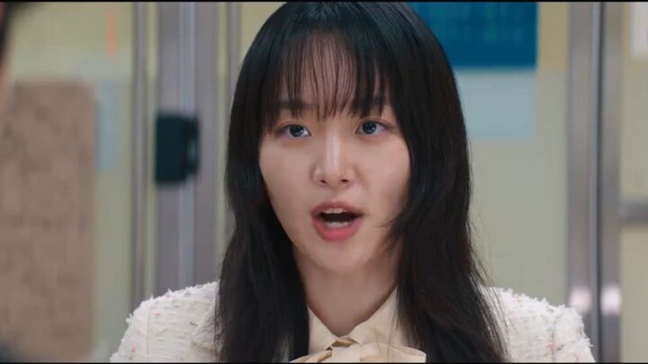 แม้แต่คนบ้ายังต้องยอมรับว่าสู้เธอไม่ได้เลย!!!