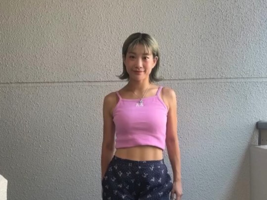 Momo hasn't asked yet, but Unnie asked first. Unnie likes Tzuyu very much.