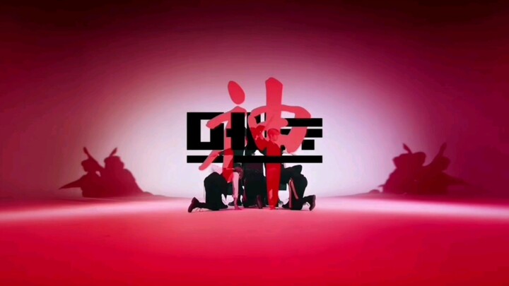 วิดีโอนี้เป็นวิดีโอเปรียบเทียบการคัฟเวอร์ของ Boystory ซึ่งถือเป็นแสงสว่างแห่งวงบอยแบนด์จีนแนวพัฒนา