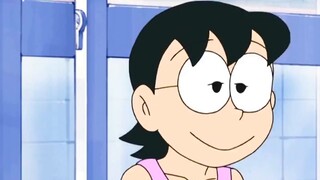 Trong "Doraemon", mọi người đều bị chiếc gương ma thuật dối trá cám dỗ và trở nên say xỉn và không t