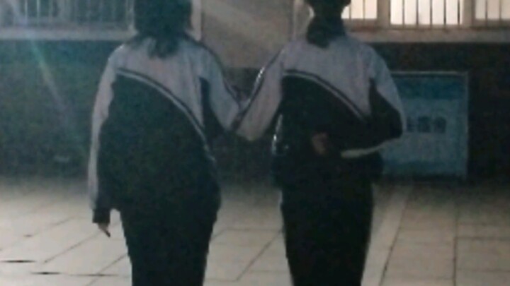 Pria elegan di kampus