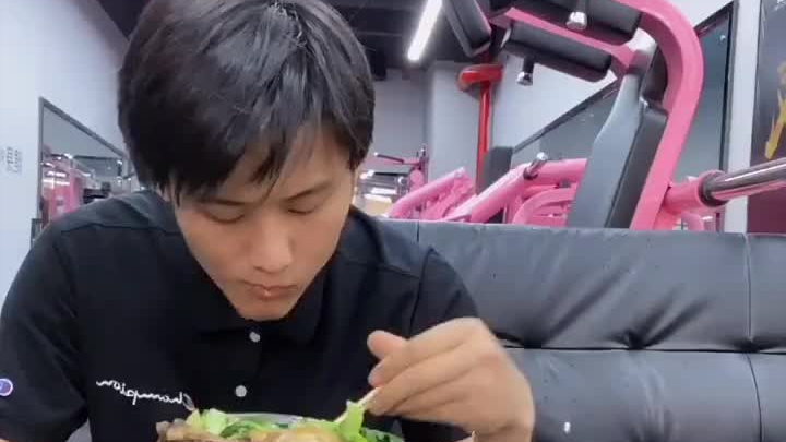 Saudara Yang Besar bahkan lebih pengecut daripada Saudara Yang Kecil!