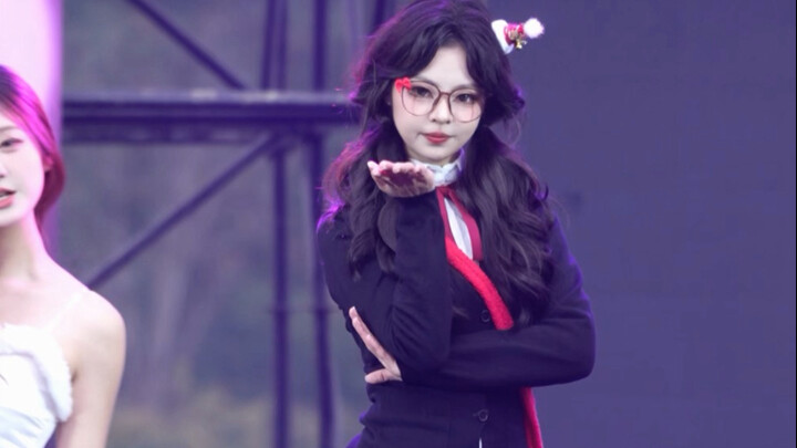 Yes hoặc yes || Chiếc áo sơ mi này thực sự không hợp với mặt tròn, suýt nữa đã giúp làm thon mặt tới