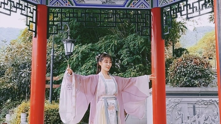Selir Zhang ada di sini untuk menari